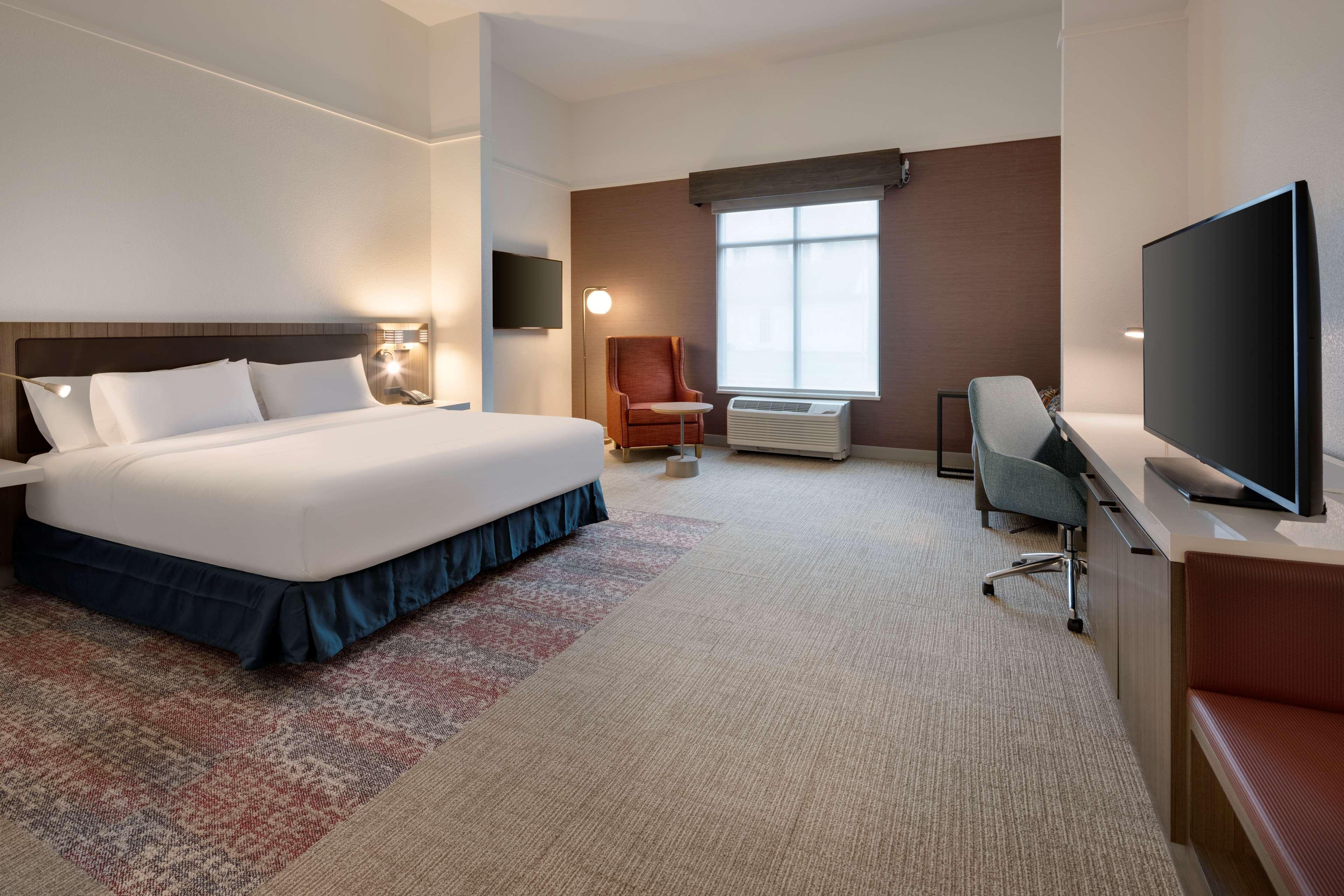 Hilton Garden Inn Haymarket ภายนอก รูปภาพ