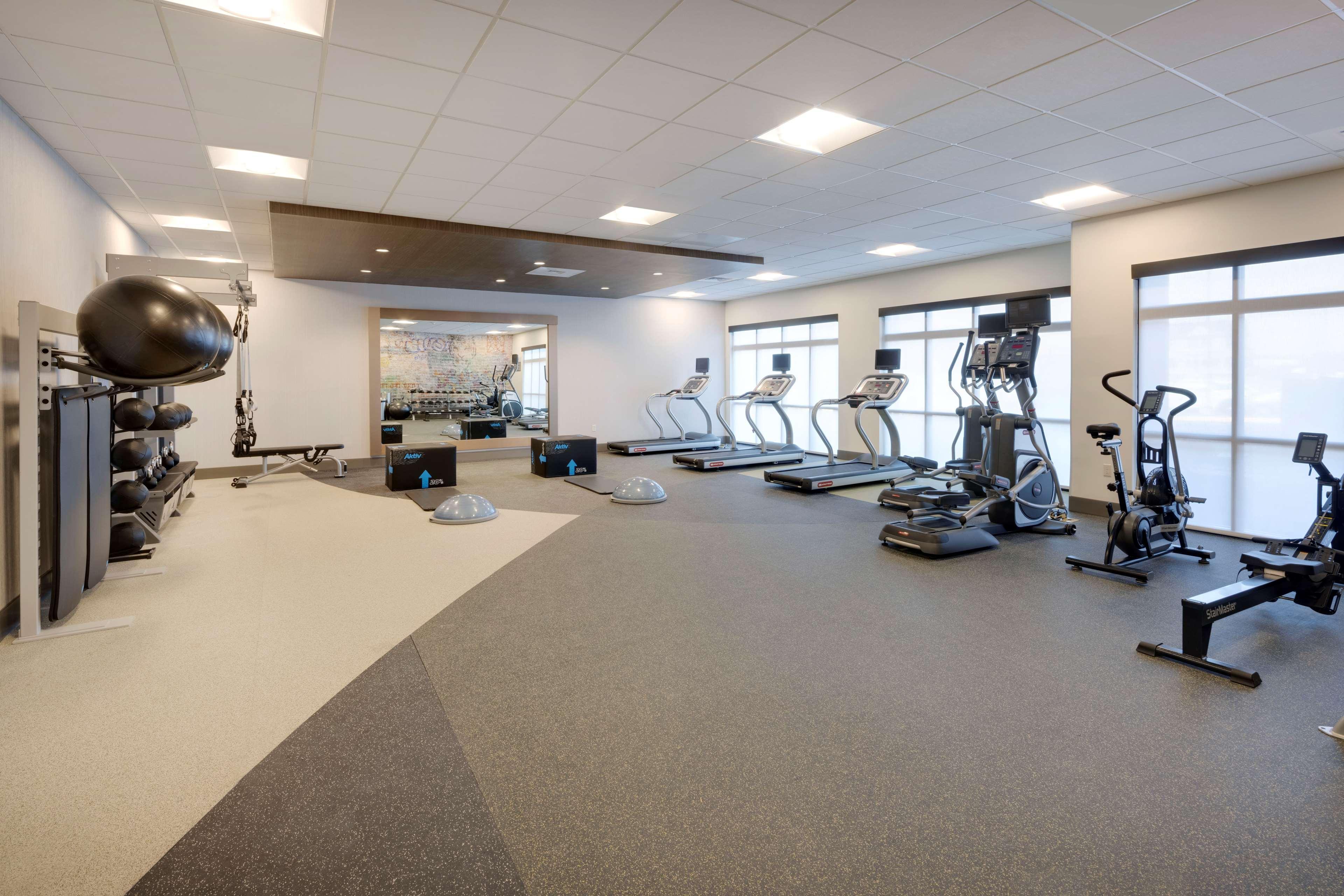 Hilton Garden Inn Haymarket ภายนอก รูปภาพ