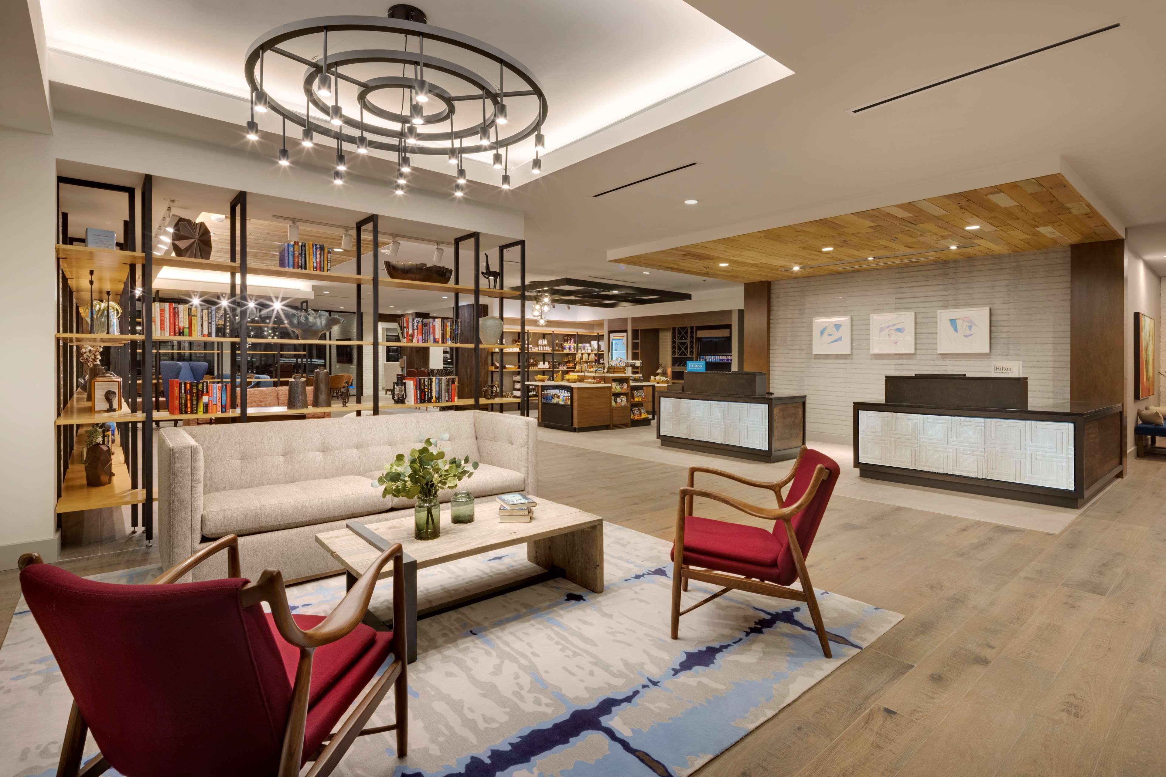 Hilton Garden Inn Haymarket ภายนอก รูปภาพ