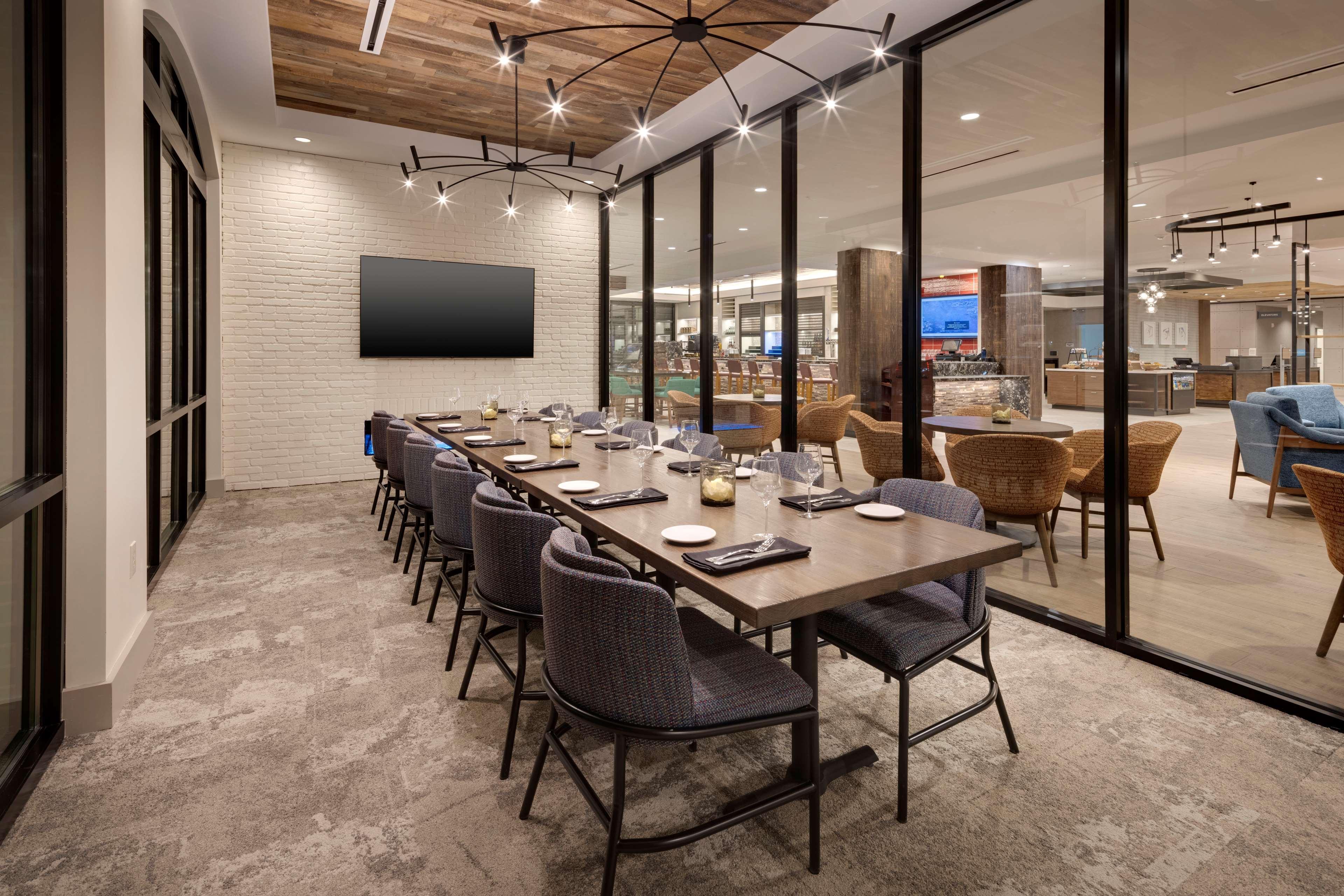 Hilton Garden Inn Haymarket ภายนอก รูปภาพ