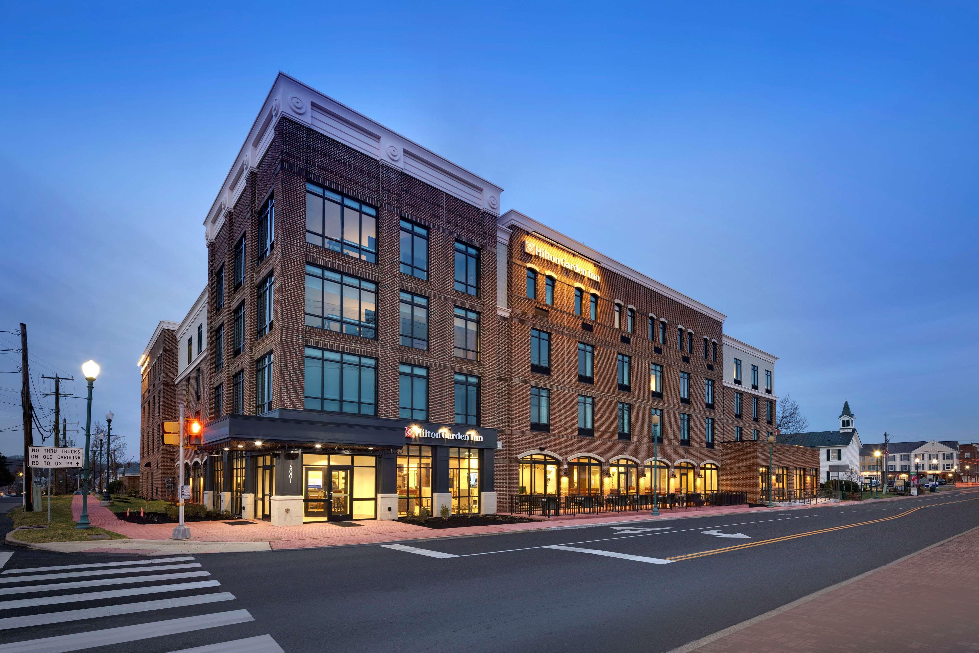 Hilton Garden Inn Haymarket ภายนอก รูปภาพ